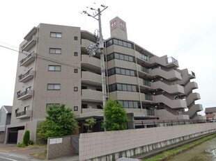 ロワイヤル岡田・手柄山公園の物件外観写真